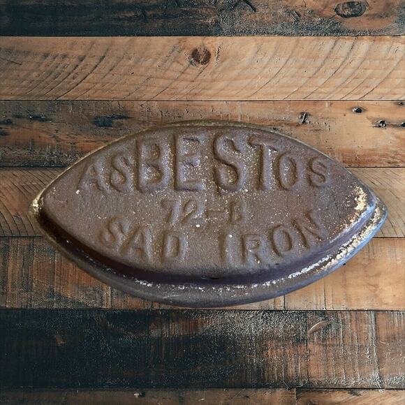 Vintage Asbestos 72-B Heavy Cast Iron Sad Iron Door Stop Paperweight Rustic - Picture 1 of 6